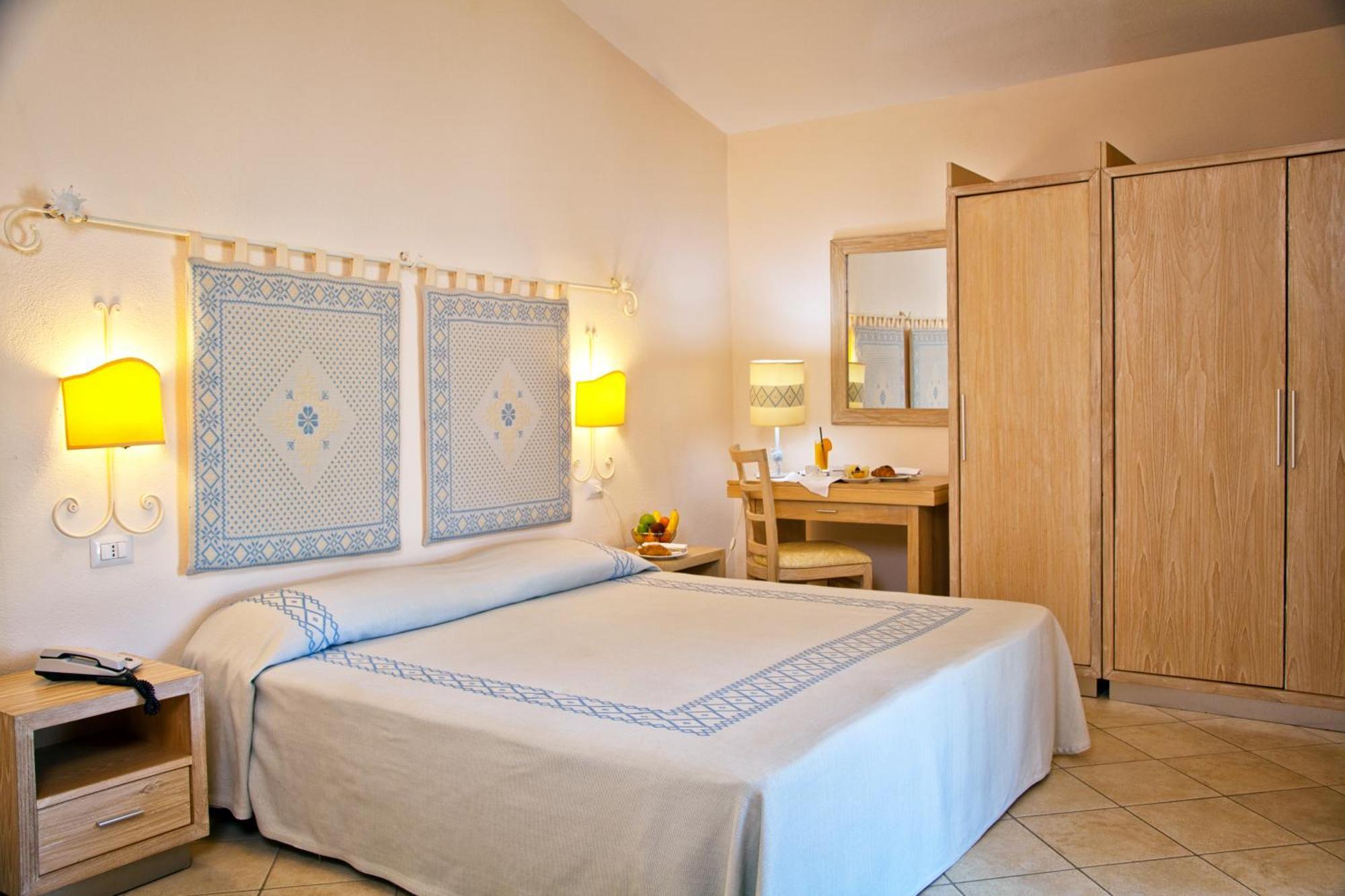 Отель Futura Club Cala Fiorita Agrustos Экстерьер фото